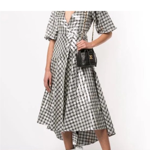 LIKE NEW CHANEL RARE MINI DIAMOND STITCH LEATHER DRAWSTRING CROSSBODY 24K GHW - Picture 7 of 17